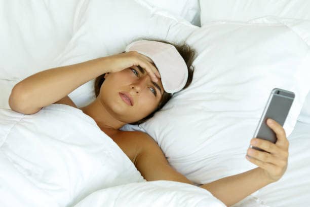 Mobile तकिये के पास रखते हैं, समय रहते सावधान हो जाएं